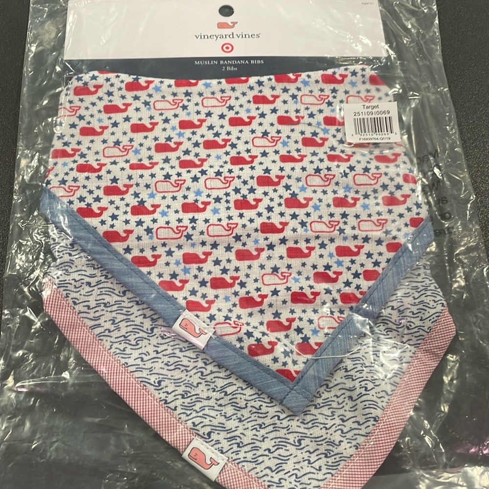 VINEYARD VINES TARGET Set of 2 Muslin Bandana Bibs Whales Stars Waves NWT - Picture 1 of 3